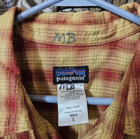 EUC patagonia super lightweight button up. Size L - Picture 3 of 5